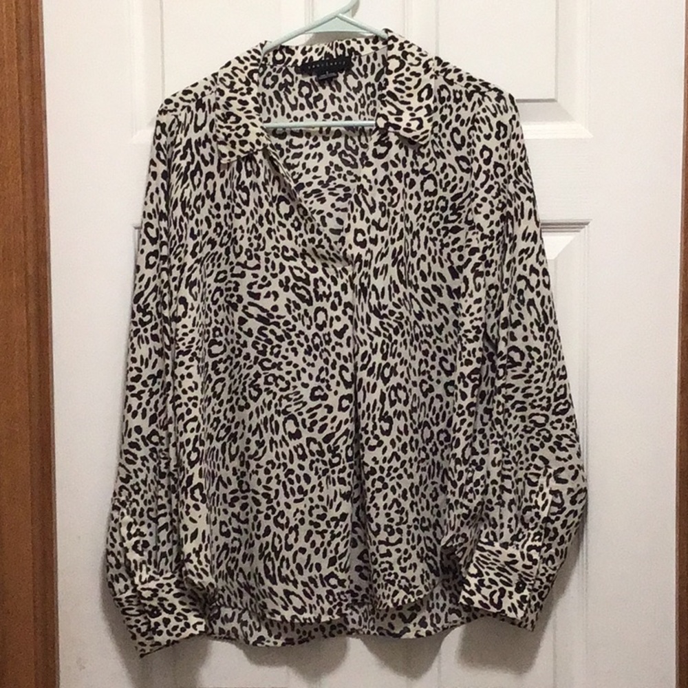 Sanctuary women top